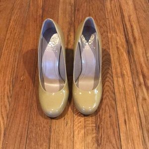 Vince Cairo tan/nude heels - 9M. NWT, never worn